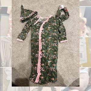 EUC Magnetic Me Gown